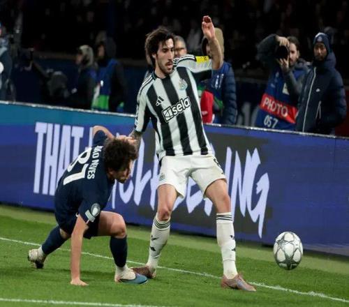 沧州雄狮与,上海申花战,成平手,永利皇宫app官网,永利皇宫app平台,永利皇宫app体育,永利皇宫app